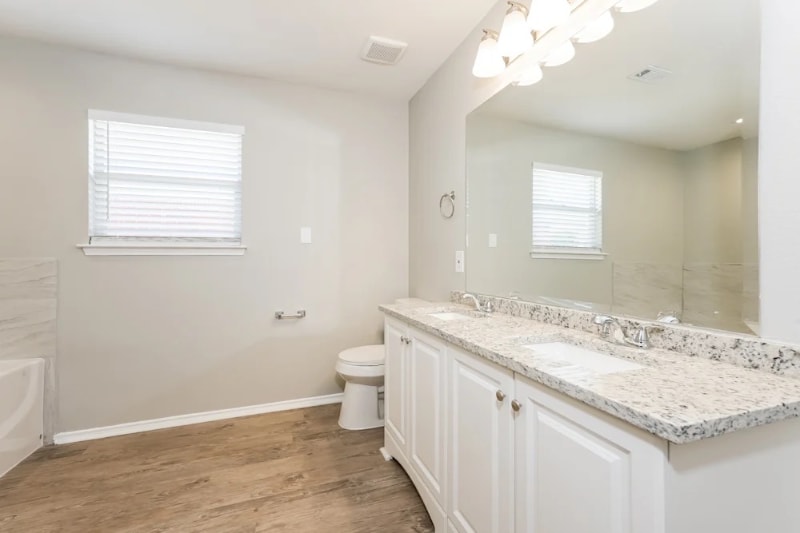 Building Photo - 405 Heritage Dr