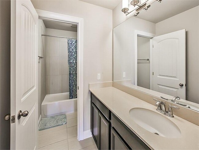 Building Photo - 15601 Cabrillo Way