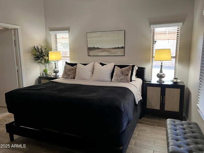 Building Photo - 3423 E Menadota Dr