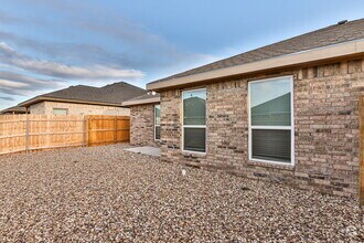 Building Photo - Half off the first Full Month's Rent !!!! ...