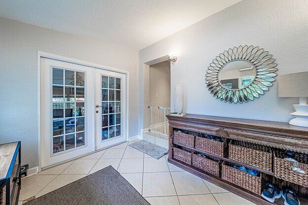 Entryway - Front Room - 2111 SW 24th St