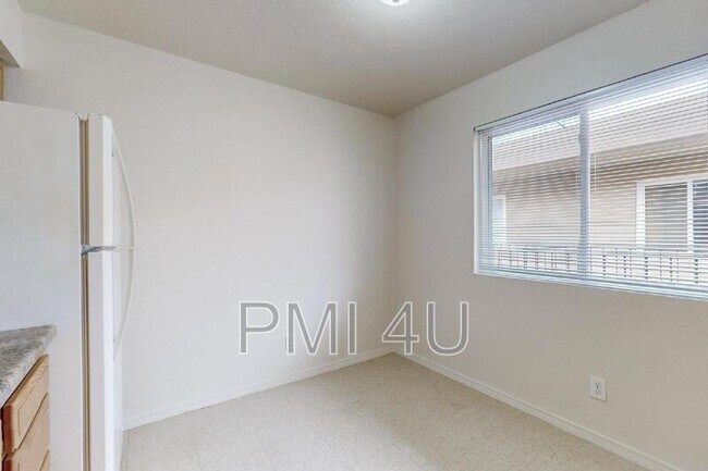 Building Photo - 233 Tennessee St NE