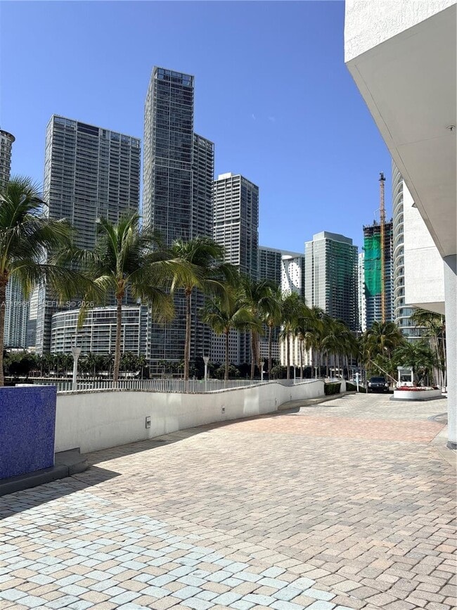 Building Photo - 325 S Biscayne Blvd