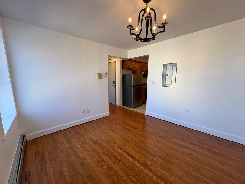 Building Photo - 87 Columbia St