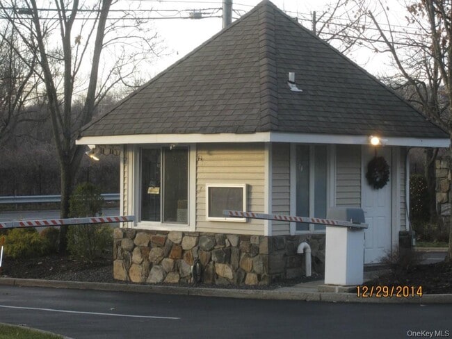 Building Photo - 141 Winchester Dr