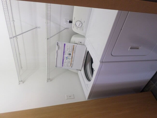 Building Photo - 6935 70th Ct