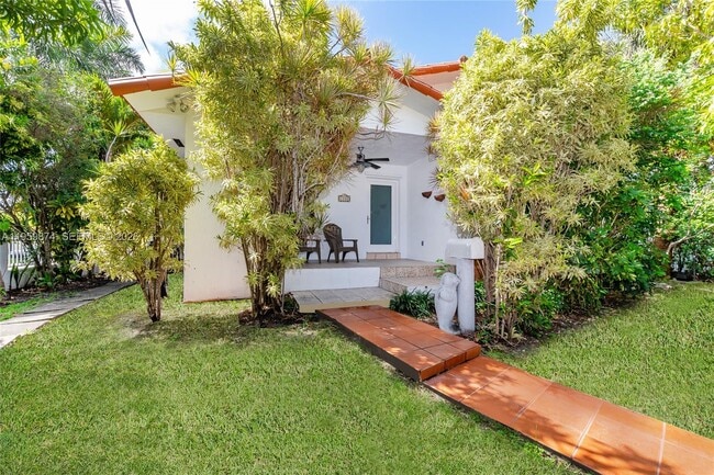 Building Photo - 1300 71st St