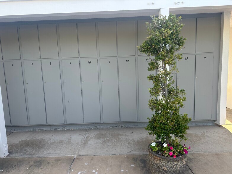 Building Photo - 16512 Harbour Ln