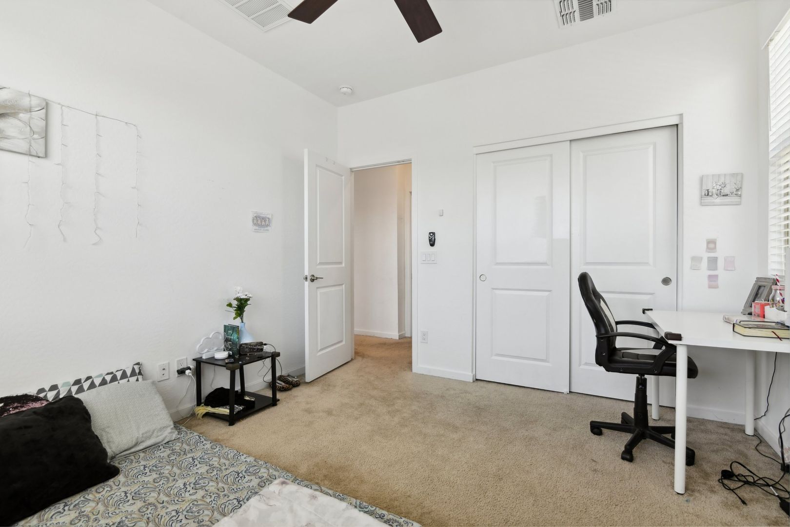 Building Photo - 1350 W Javelina Dr