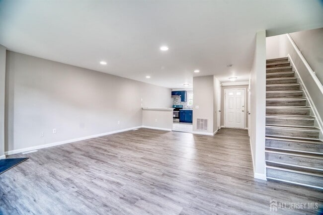 Building Photo - 149 Keswick Dr