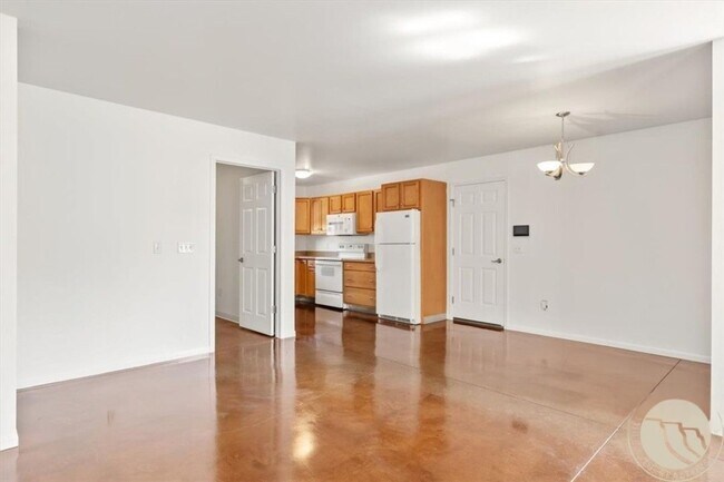 Building Photo - Yorkshire Court North