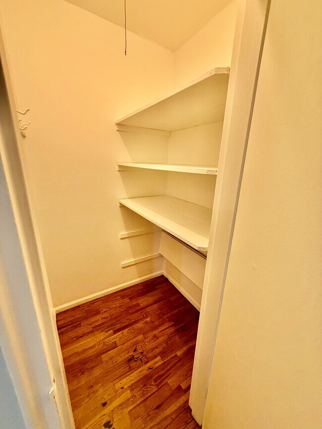 Building Photo - 115 Stonelea Pl