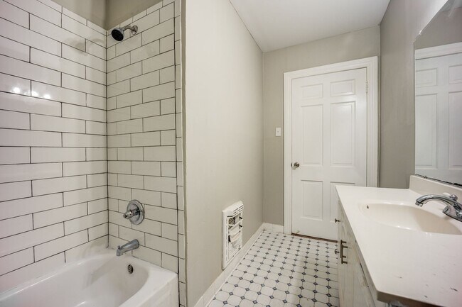 Building Photo - 2307 S 23rd St