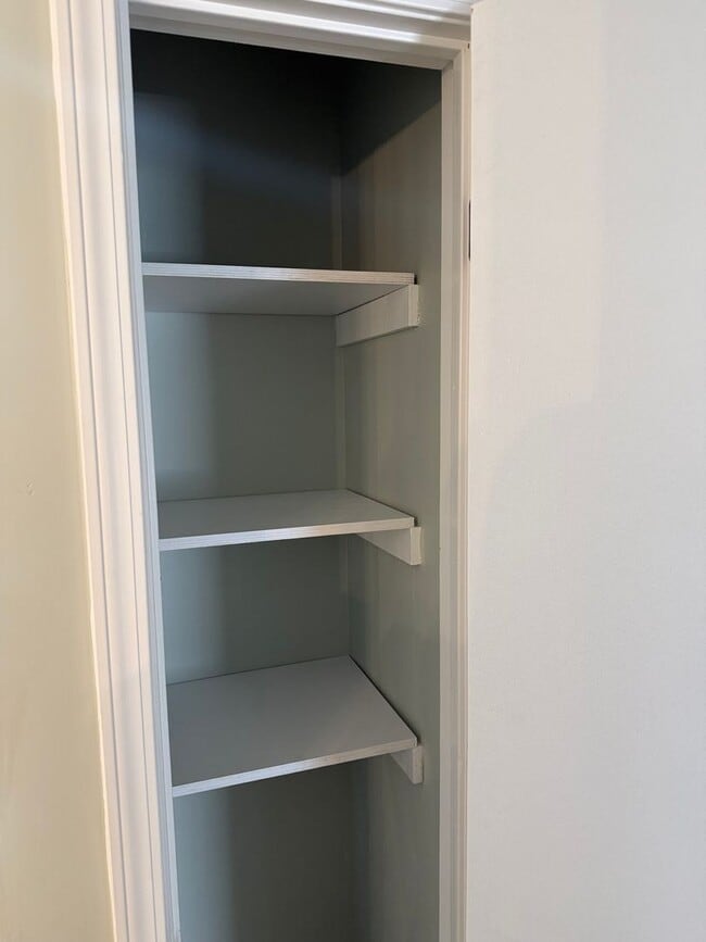 Building Photo - Newly renovated 2 bed 2 bath condo!