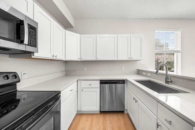 Building Photo - 1008 Shoma Dr