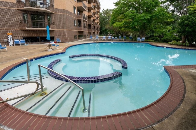 Building Photo - 2111 Wisconsin Ave NW