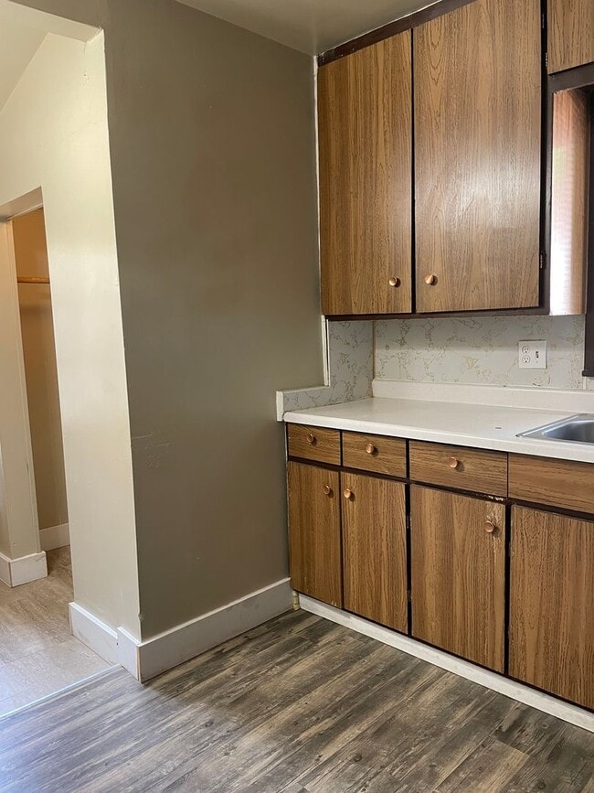 Building Photo - Cute 2 Bed 1 Bath Close to Old Town Fort C...
