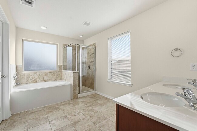 Building Photo - 13111 Mills Grove Dr