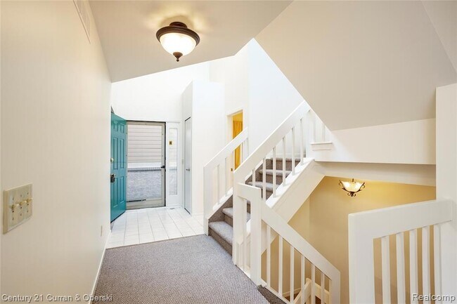 Building Photo - 9429 Westwind Dr