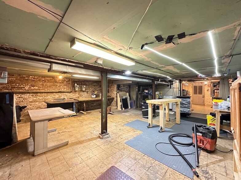 Building Photo - 3607 N Damen Ave