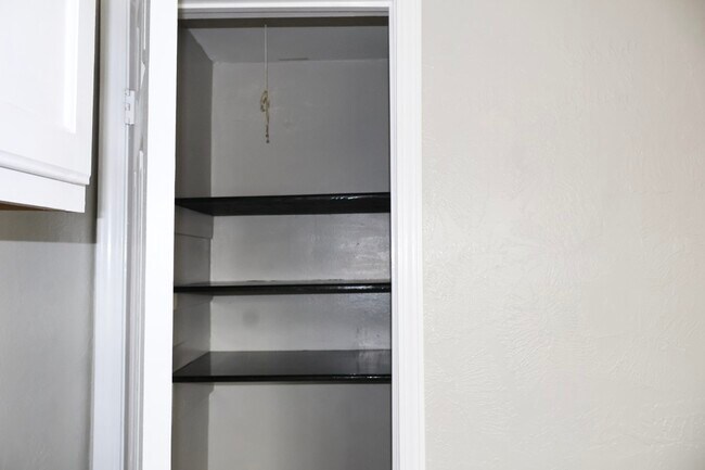 Building Photo - 7515 Bayway Dr