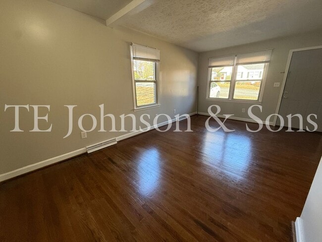 Building Photo - Cozy Single-Story Duplex Living on Raeford Ave
