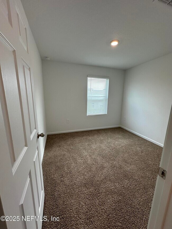 Building Photo - 634 Celtic dr