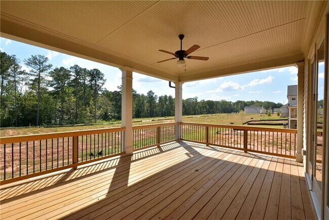 Building Photo - 7200 Grandview Overlook