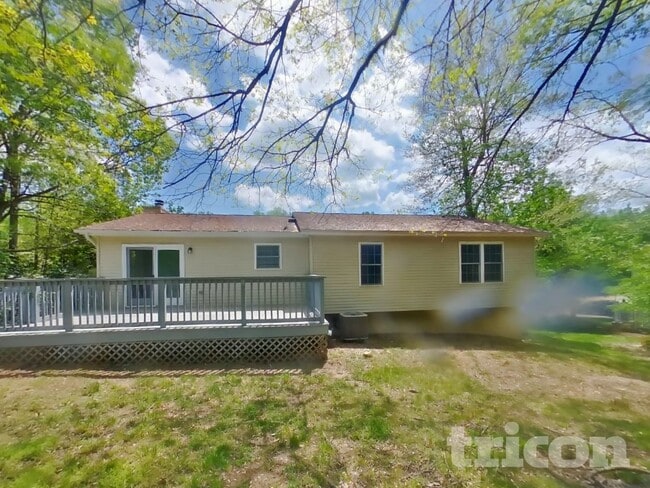 Building Photo - 1350 Redwood Cir