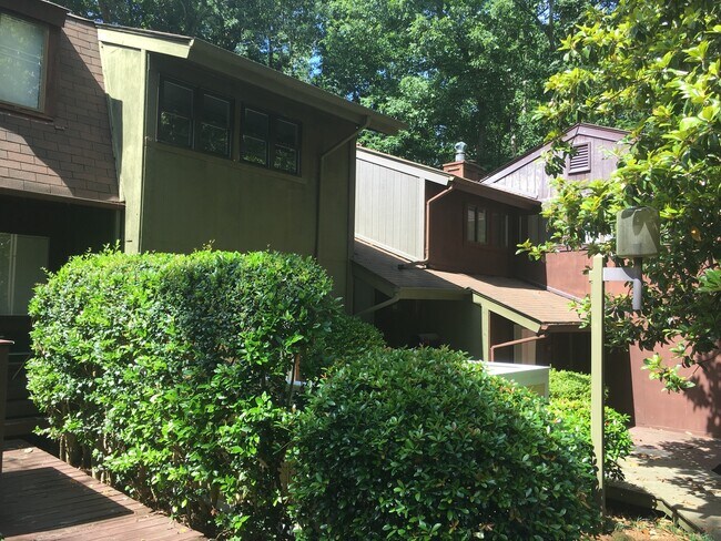 Building Photo - 155 Woodstone Drive - Pre-Leasing August 2024