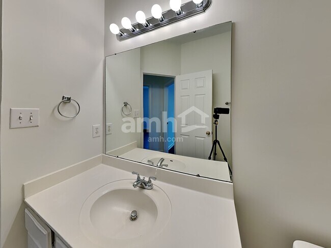 Building Photo - 6604 Conifer Cir