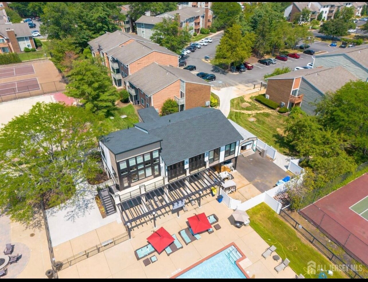Building Photo - 403 Ravens Crest Dr