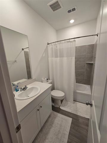 Building Photo - 605 Merriam Dr