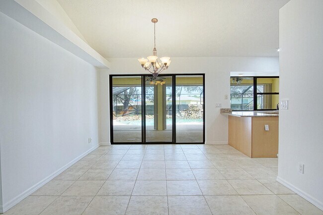 Building Photo - 1273 SW Albenga Ave