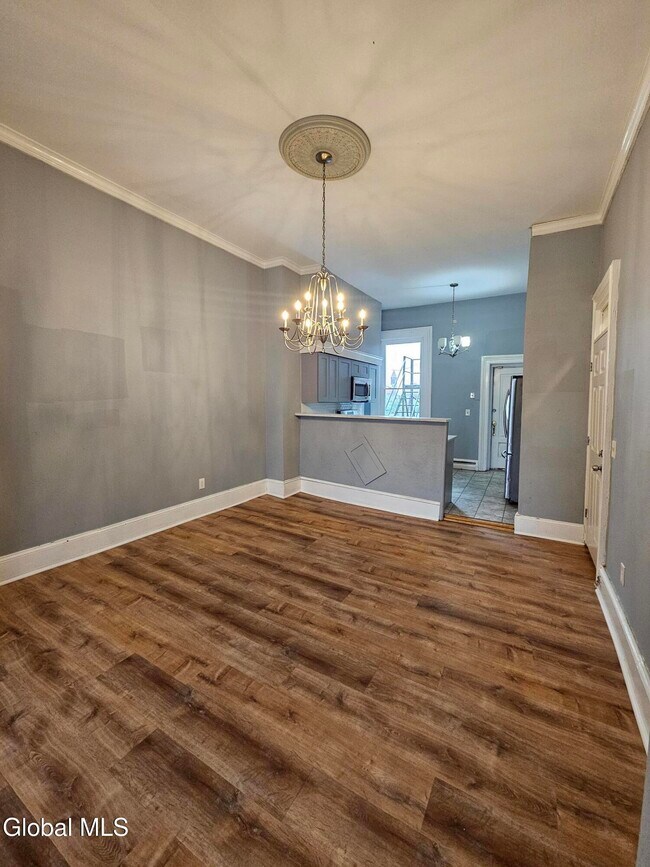 Building Photo - 32 1st St