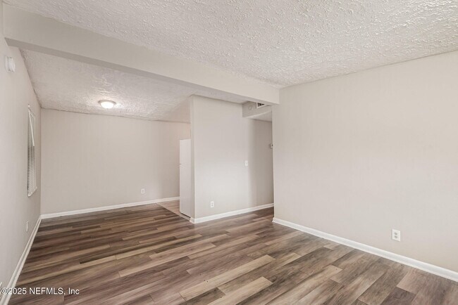Building Photo - 4523 Trenton Dr S