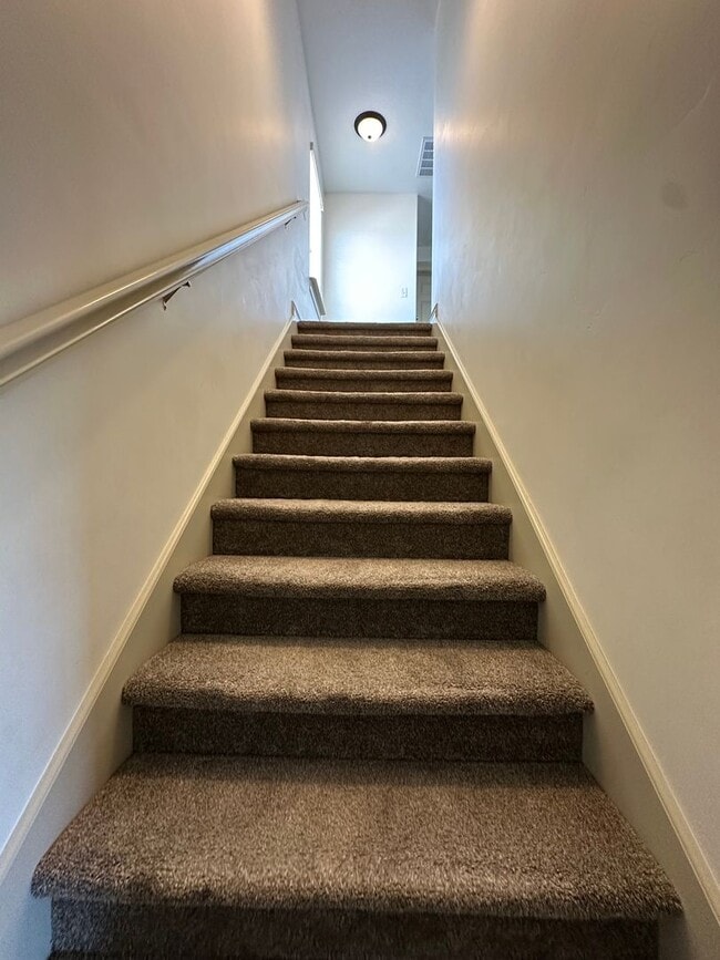 Building Photo - GET $1000 OFF THE FIRST MONTHS RENT!!!