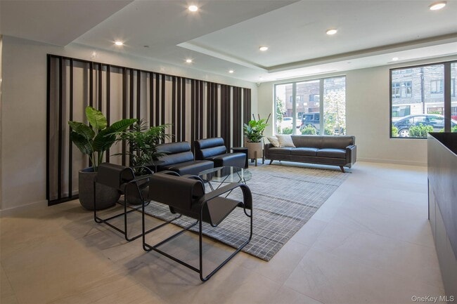 Building Photo - 14-33-33 31st Ave