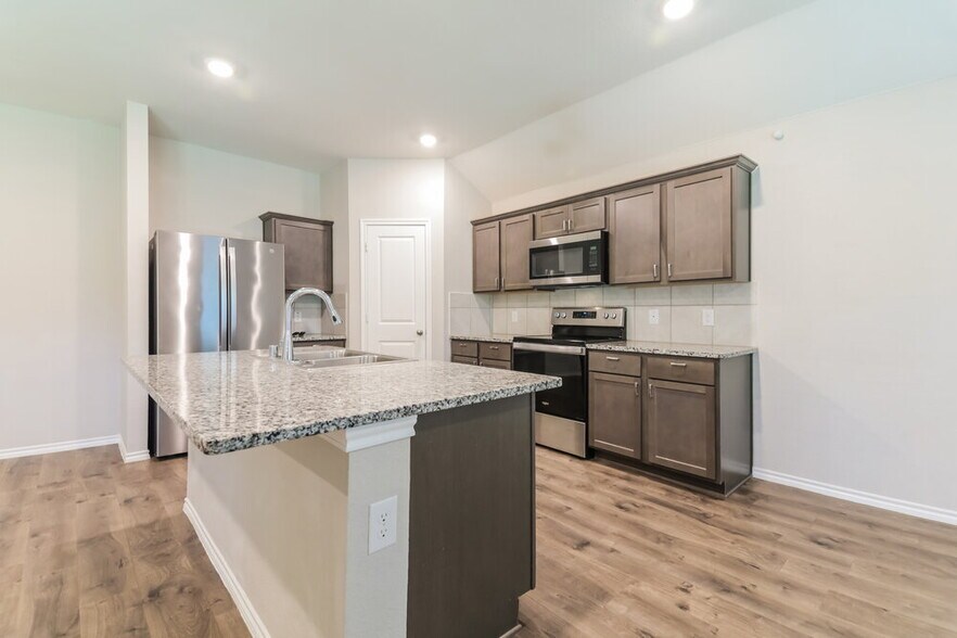 Building Photo - 2618 Saldana Dr