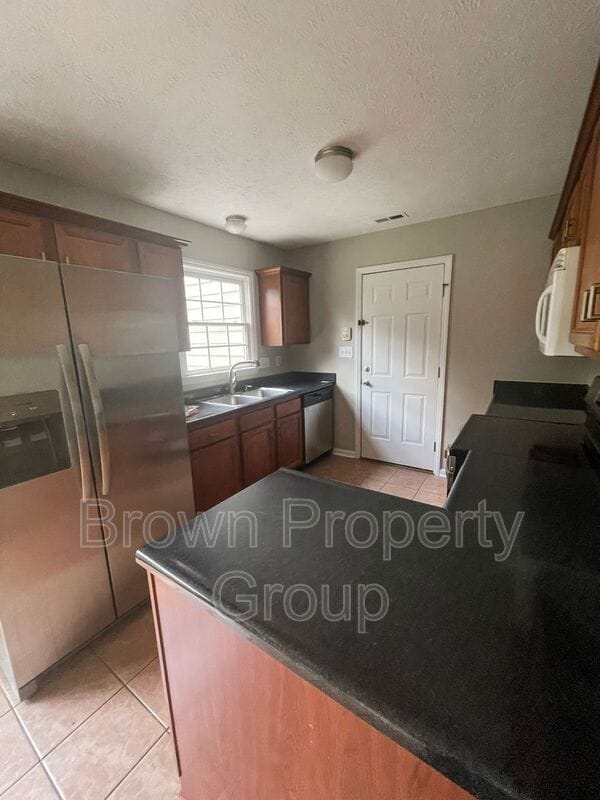 Building Photo - 6307 Fox Glen Dr