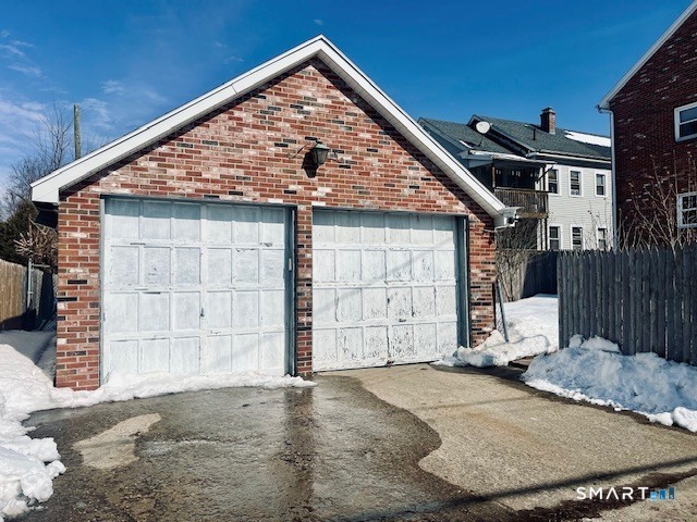 Building Photo - 1567 Main St