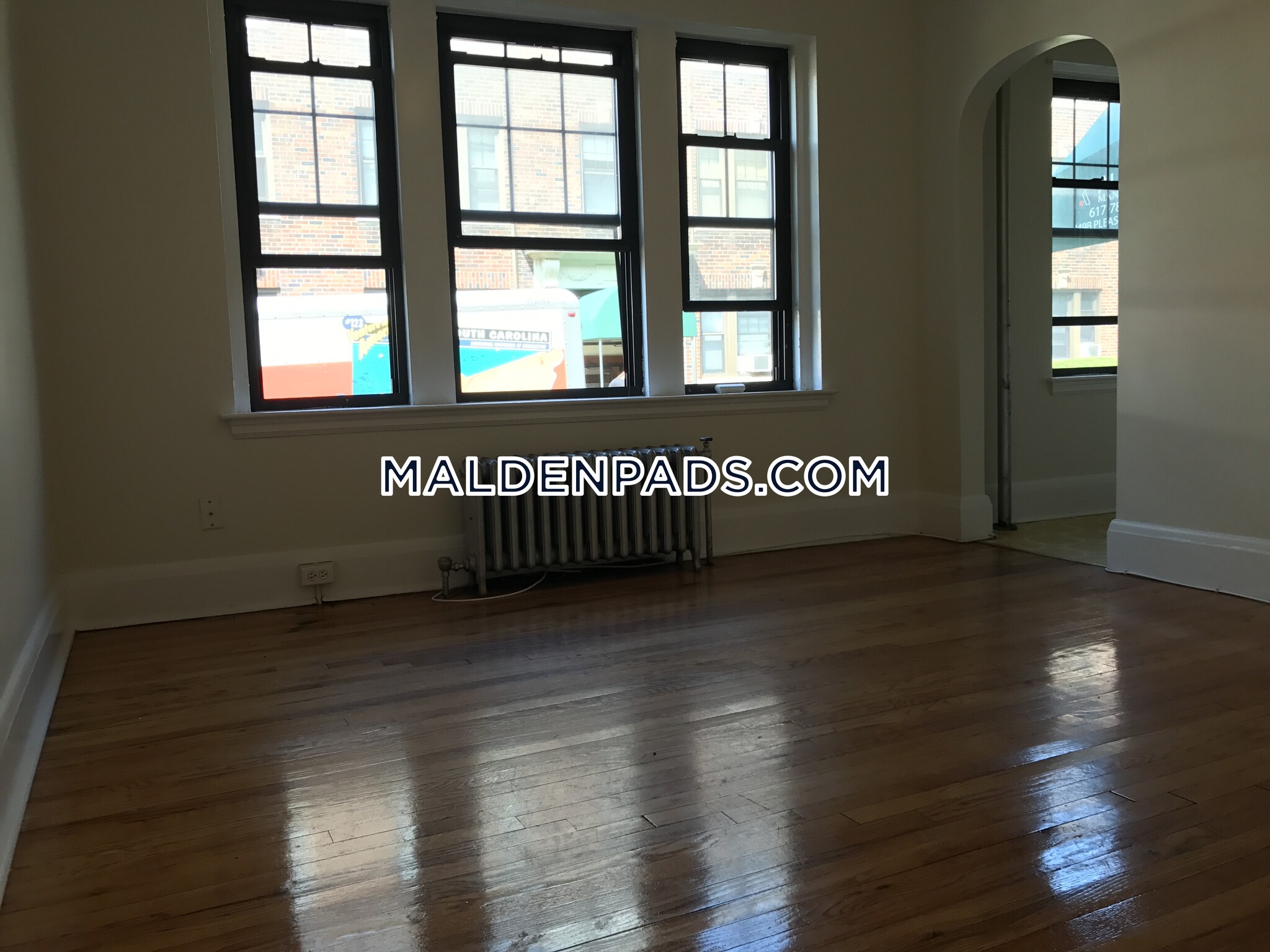 Building Photo - 349 Pleasant St