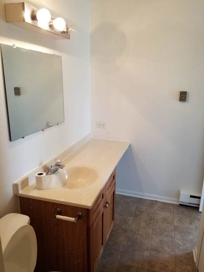 Building Photo - 1345 Cunat Ct