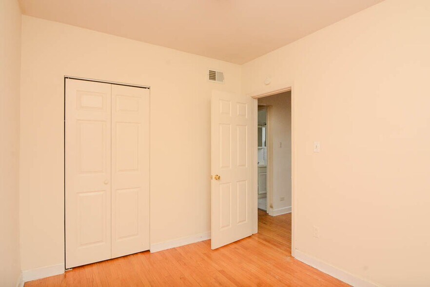 Building Photo - 2953 N Seminary