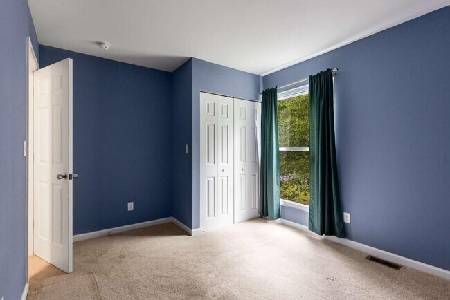 Building Photo - 1741 Branch View Dr