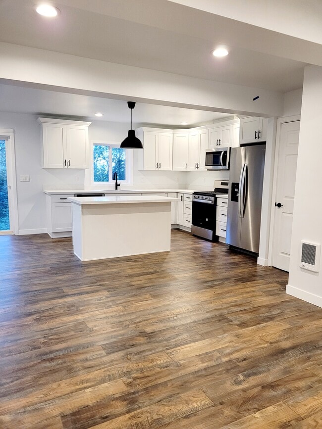 Building Photo - 13454 95th Ave NE