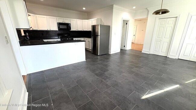 Building Photo - 16 McKinstry Pl