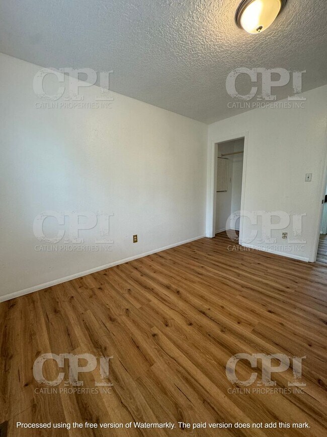 Building Photo - 303 Nevada Dr