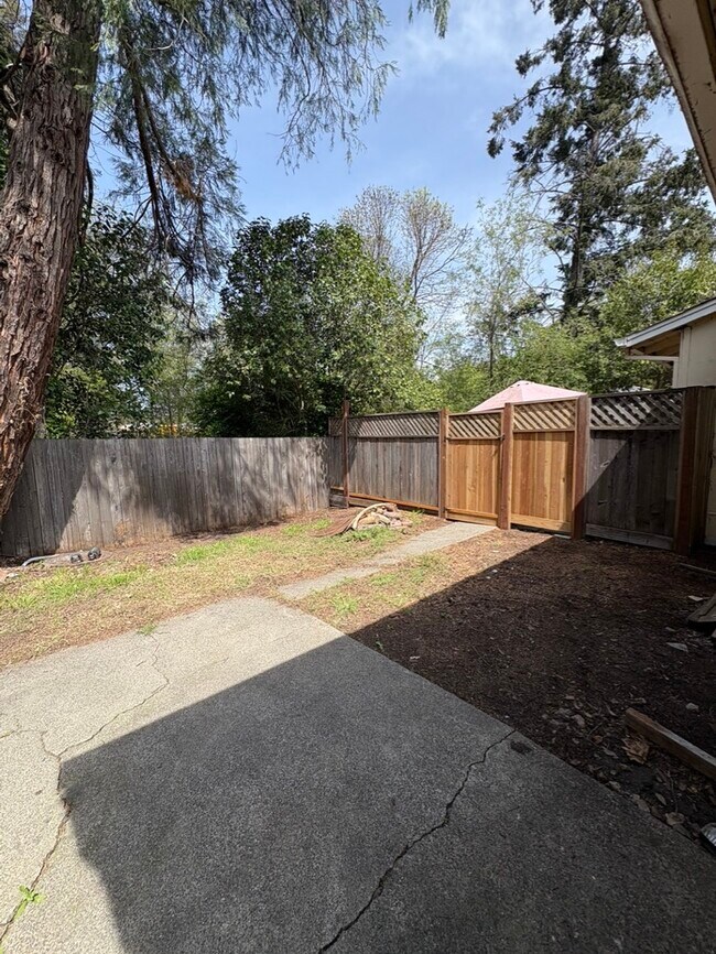 Building Photo - 3955 Princeton Dr