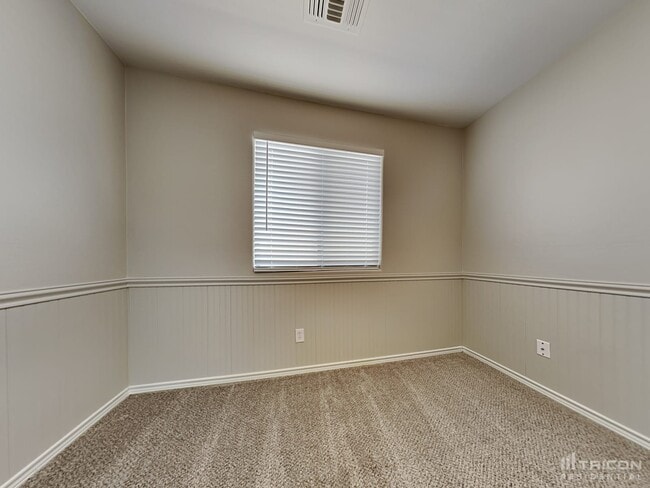Building Photo - 24839 W Huntington Dr